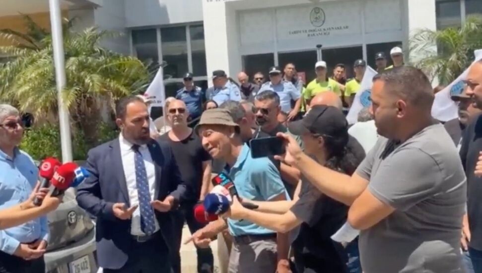 KTEZO ve Kasaplar Birliği, Tarım Bakanlığı önünde eylem yaptı, Bakan Çavuş alandan ayrıldı...