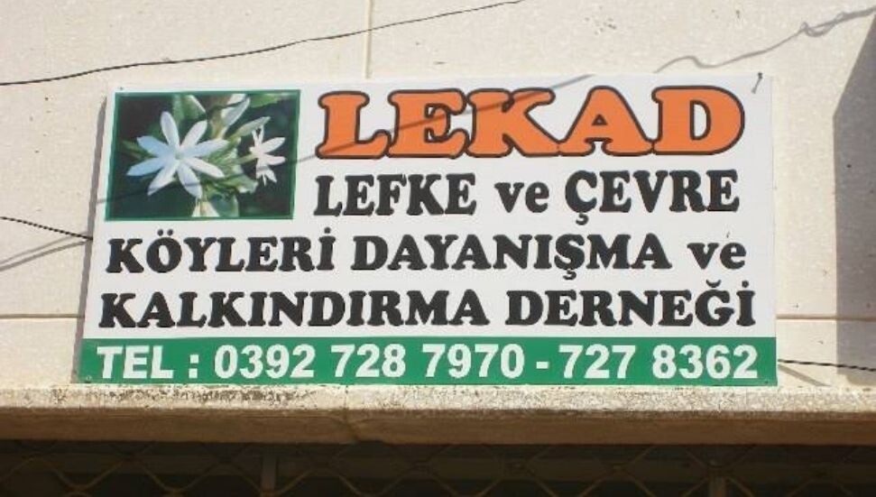 LEKAD, Lefke'deki öğrencilerinin hala konteyner sınıflarda eğitim almasına tepki gösterdi