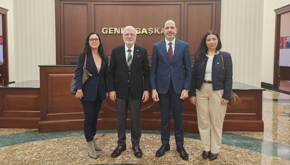 Özersay ve beraberindeki heyet, Ankara’da AK Parti ve CHP yetkilileriyle görüştü