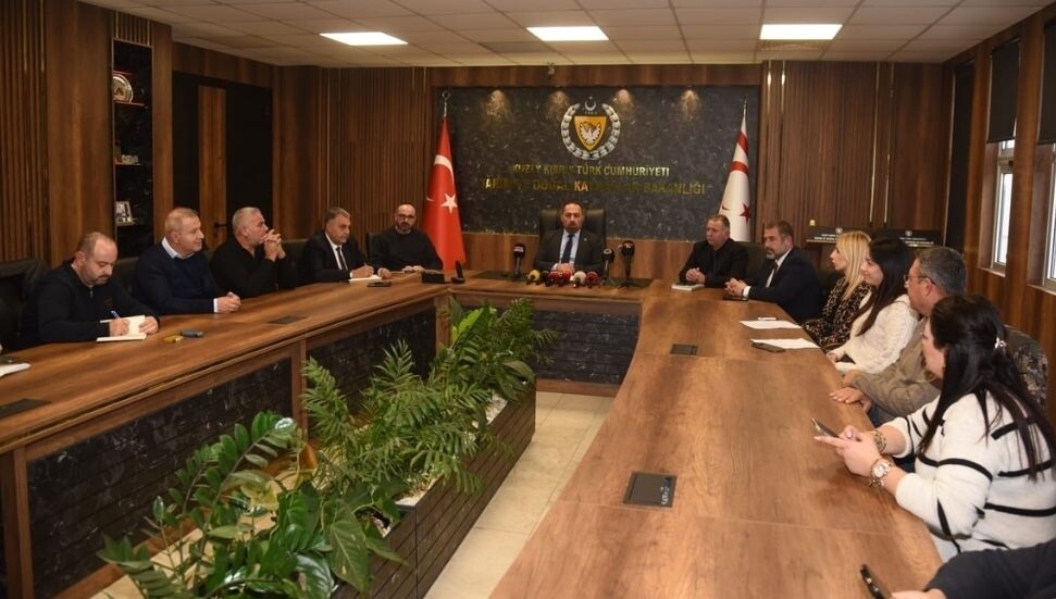 Şap hastalığıyla ilgili toplantı tamamlandı: Bazı hayvanlarda şap testi pozitif; aşılama yarın başlıyor