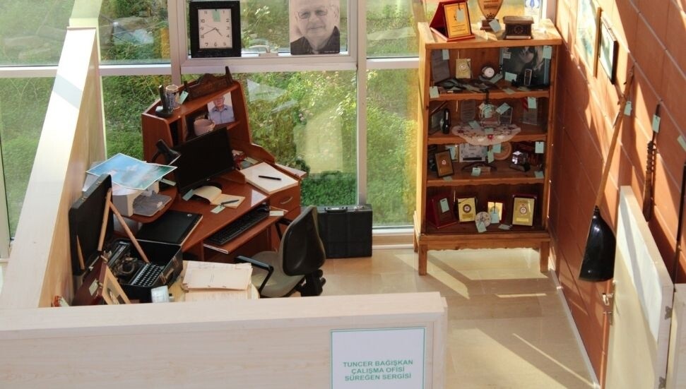 Birinci Etap Tuncer Bağışkan Kişisel Arşiv Fonu ile Tuncer Bağışkan Çalışma Ofisi Süreğen Sergisi’nin açılışı yapıldı