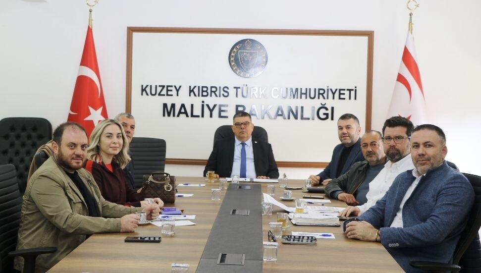 Berova, Motorlu Araç Satıcıları ve İthalatçıları Birliği heyetini kabul etti: Sorunlar el alındı