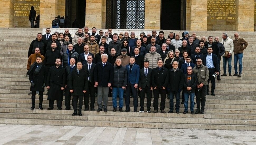Spor Yazarları Derneği, “Sporun Vizyonu Eğitim Semineri” öncesinde Anıtkabir’i ziyaret etti