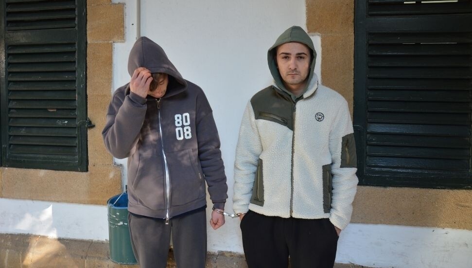 Eski sevgilisinin aracına arkadan çarparak, polise yalan beyan vermekle itham edilen zanlı 2 gün tutuklu