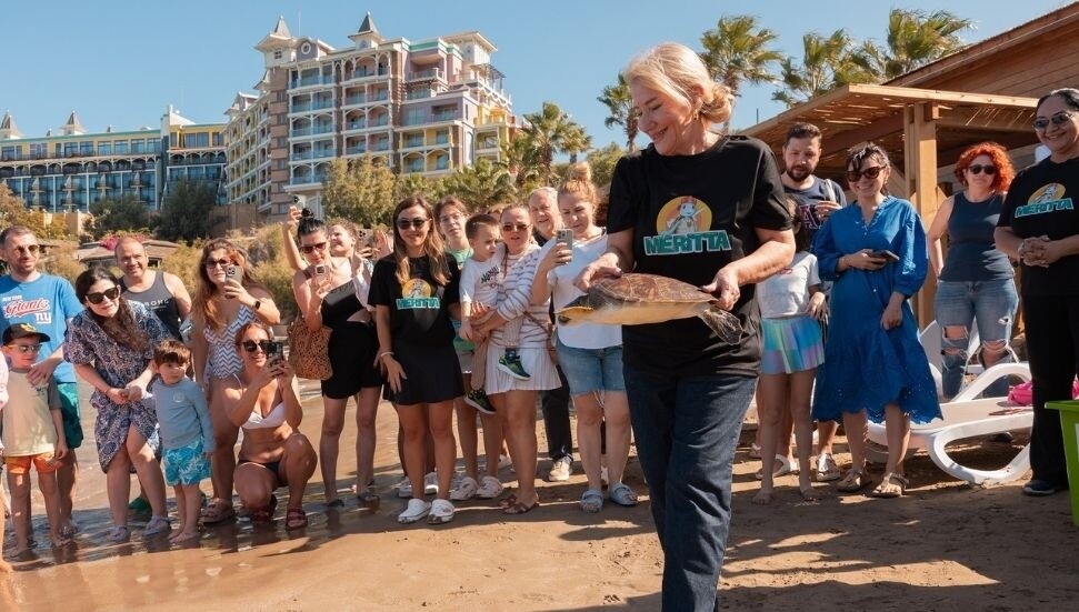 Meritta, sezonun son salımını Cumhuriyetin 102. yılına ithaf etti
