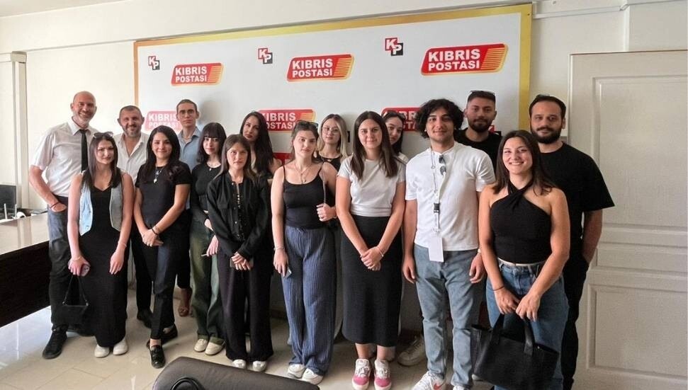 DAÜ Yeni Medya öğrencileri Kıbrıs Postası’nı ziyaret etti
