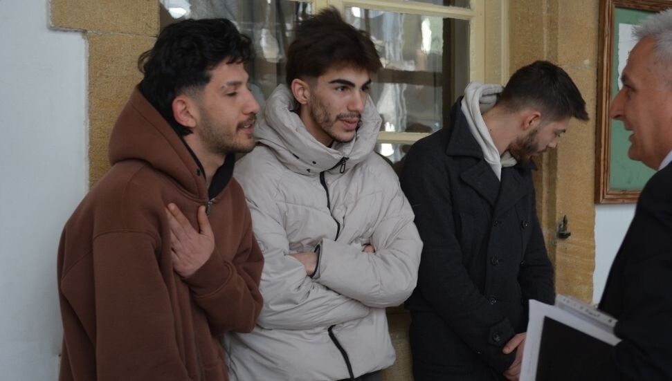 Durdurulan araçlarında 27 gram uyuşturucu ile yakalanmakla itham edilen zanlılar 3 gün tutuklu