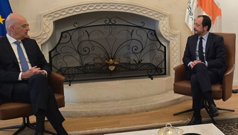 Hristodulidis, Yunanistan Savunma Bakanı Dendias'ı kabul etti: Her türlü yardıma hazırız