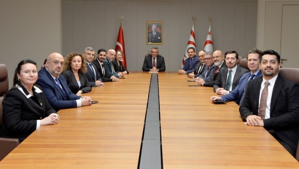 Erhürman, TÜRKONFED ve iş dünyası temsilcilerini kabul etti: İş birliği fırsatları ele alındı