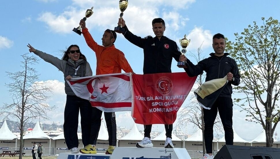 Türkiye İş Bankası 21. İstanbul Yarı Maratonu’nda Kıbrıslı Türk sporcu Hakan Tazegül birinci oldu!