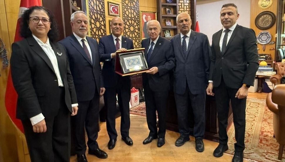 Altınbaş Kıbrıs Üniversitesi’nden Devlet Bahçeli’ye anlamlı ziyaret
