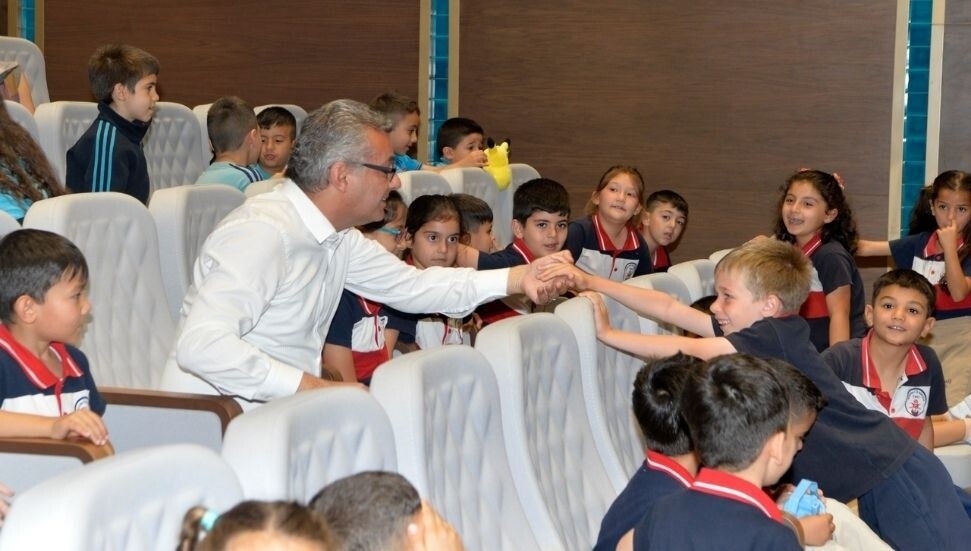 Erhürman, Cumhurbaşkanlığı'nda düzenlenen Dünya Çocuk Günü etkinliğinde çocuklarla buluştu