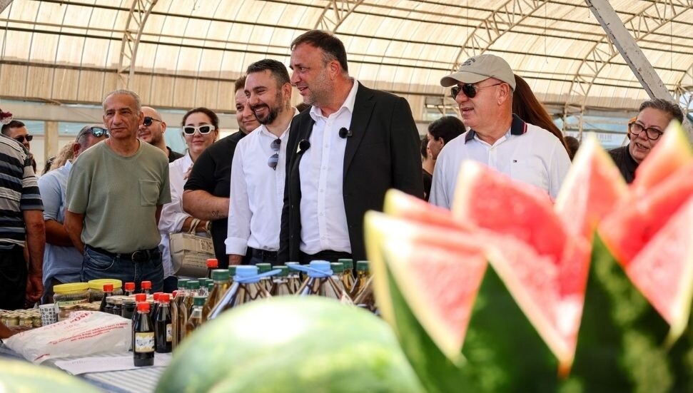 TDP heyeti Girne’de pazar esnafını ziyaret etti: Halkın beklenti ve talepleri not alındı