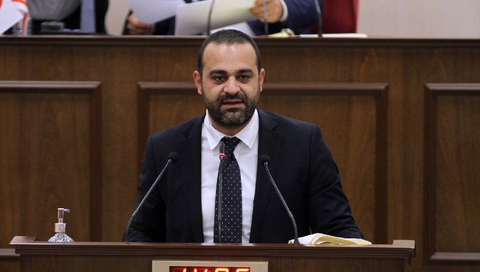 Ongun Talat: Karşıyaka'daki Gassi Tepesi'nde Planlama Tüzüğü’ne aykırı davranıldı
