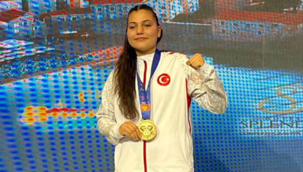 KKTC ve Türkiye Milli Boks Sporcusu Sedef Nergiz, kariyerinin ilk profesyonel boks maçına çıkacak