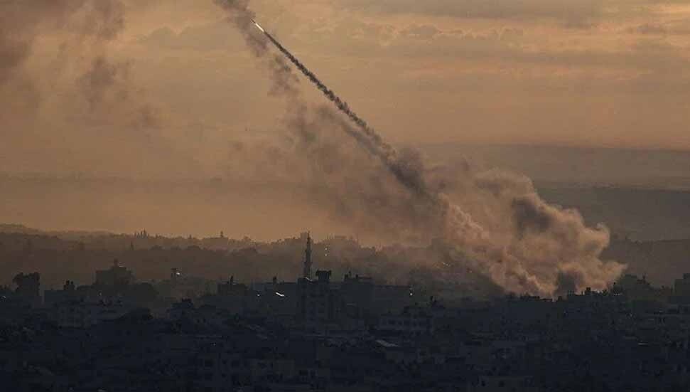 Yemen'den İsrail'e hipersonik balistik füzeli saldırı: Sirenler devreye girdi