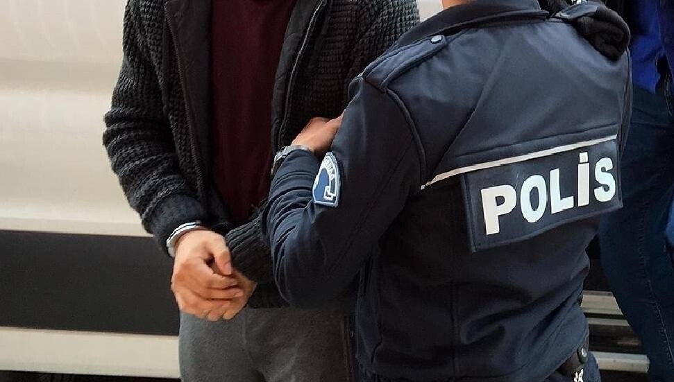 Caminin bağış kutusundan hırsızlık yapan şahıs tutuklandı!