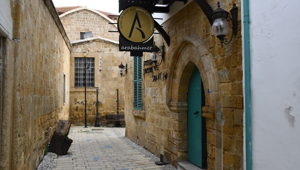 Kıbrıs fotoğrafçılığının 100 yıllık yolculuğu Arabahmet Kültür Evi’nde okurla buluşuyor