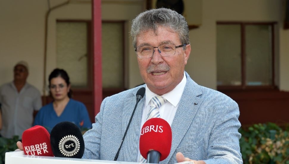 Ünal Üstel: Sağlıkta dev atılımlara devam edeceğiz