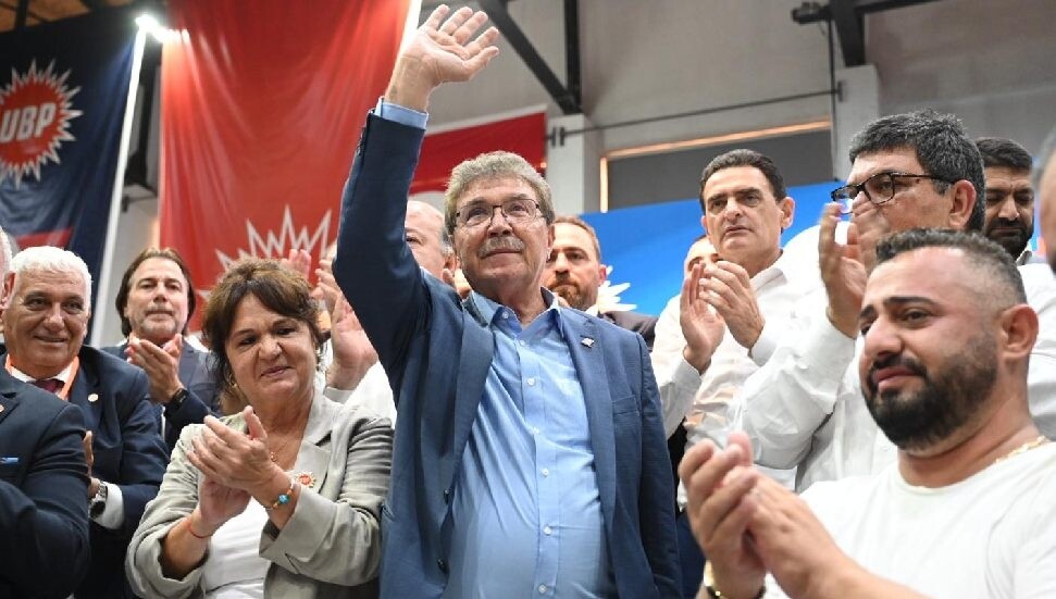 Ünal Üstel zaferini ilan etti!