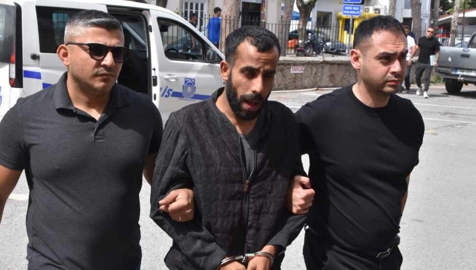 Acil serviste yangın tüpüyle cam kapıyı kıran Mehmet Aslan, cezaevine gönderildi