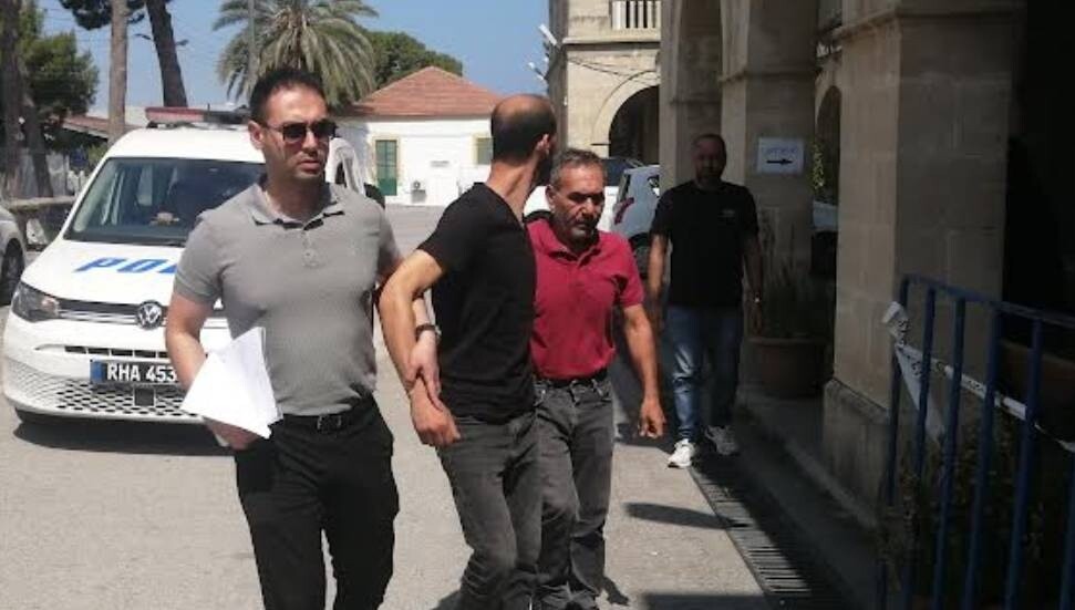 Girne Limanı'nda havalı tabanca malzemeleriyle yakalanan iki kişi 4 gün daha tutuklu kalacak