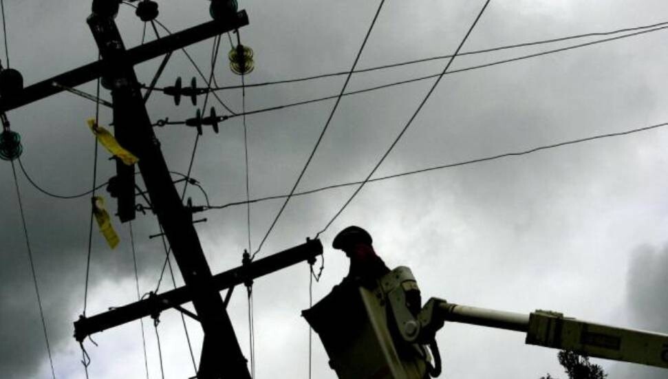 Avustralya'da binlerce ev ve iş yeri, tropikal siklon nedeniyle elektriksiz kaldı