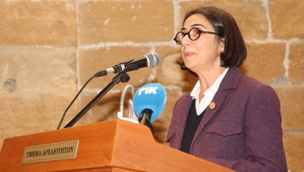 AKEL Özker Özgür kitabının Yunanca çevirisini, Münevver Özgür Özersay'ın da katıldığı etkinlikle tanıttı