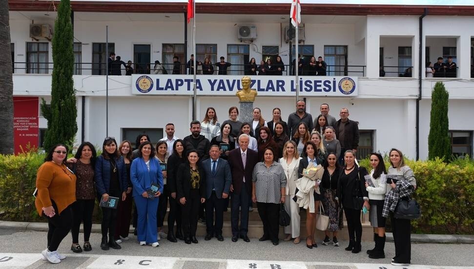 Ediz Hun’dan Lapta Yavuzlar Lisesi’ne Öğretmenler Günü ziyareti