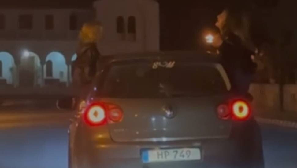 Aracın camlarına oturdular: Tehlikeli yolculuğa kişi başı 5 bin 120 TL para cezası!