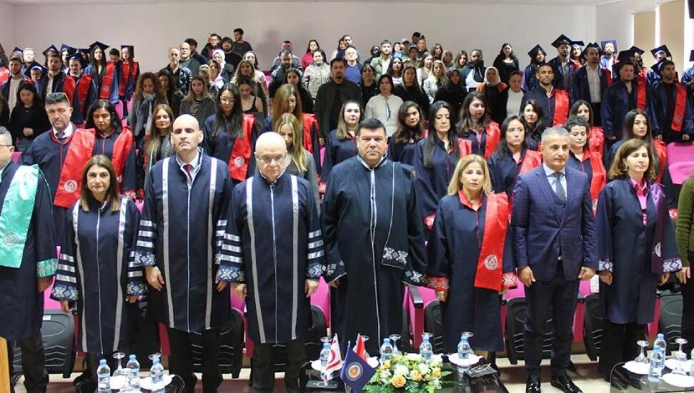 DAÜ’de Sağlık Bilimleri Fakültesi ve Sağlık Hizmetleri Yüksekokulu mezunları mesleğe ilk adımlarını attı