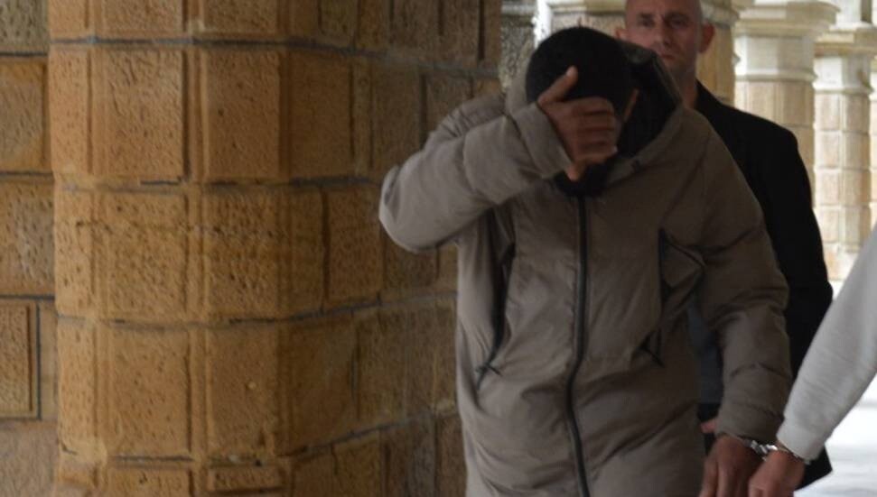 Bankta unutulan cep telefonunu çaldı: 20 günü aşmayacak süreyle cezaevine gönderildi