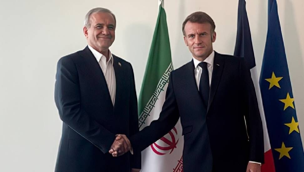 Macron, İran Cumhurbaşkanı Mesud Pezeşkiyan ile telefonda görüştü