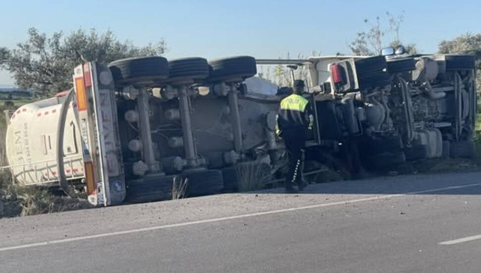 Beton mikseri devrildi!