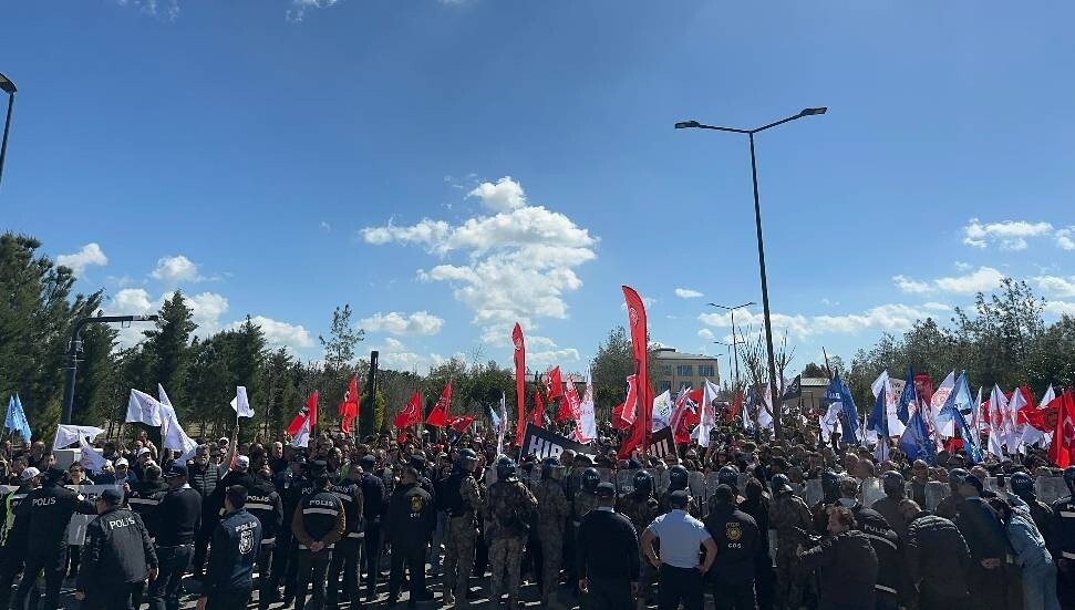 Protesters Throw Stones, Chant “Resign” at Parliament