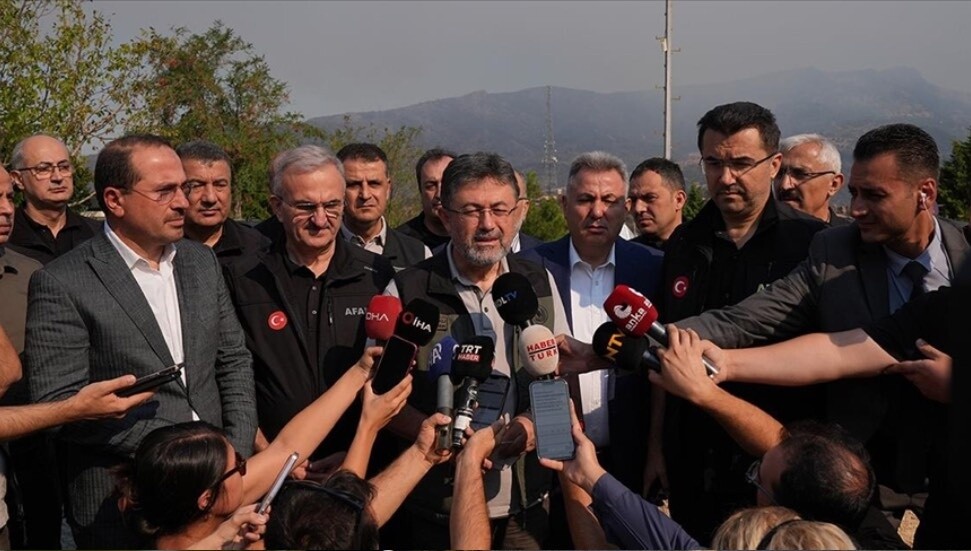 Türkiye Tarım ve Orman Bakanı: 113 yangın çıktı, 3'ü tehlikeli, 11 köy boşaltıldı!
