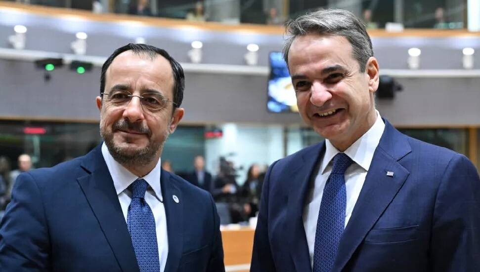 Hristodulidis, üçlü buluşma öncesi Miçotakis’le görüştü: Genişletilmiş gayriresmi toplantı hızlı yapılmalı