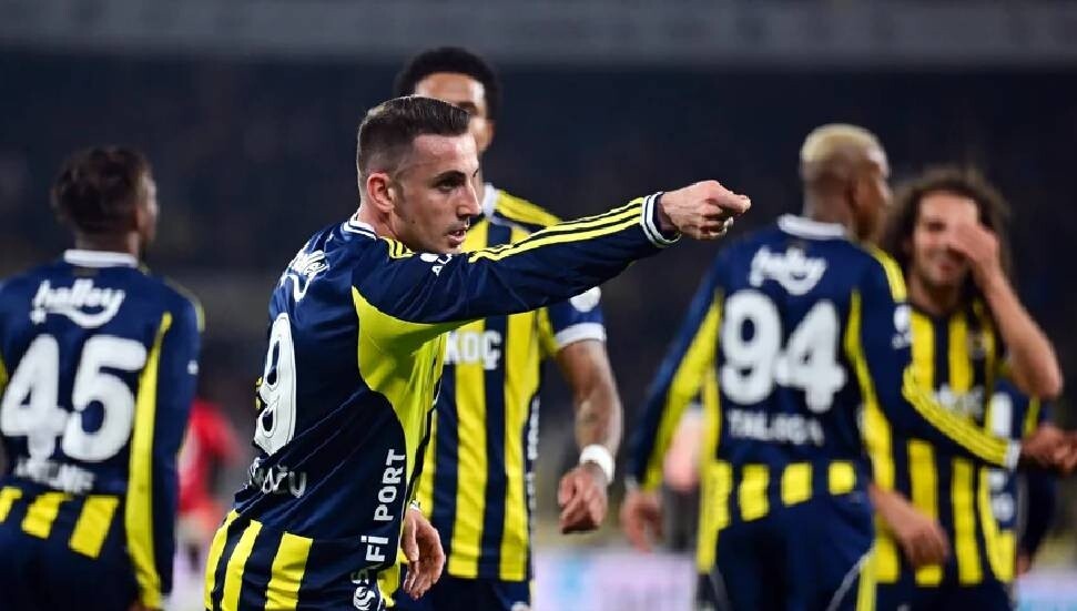 Kadıköy'de Kerem Aktürkoğlu'nun gecesi: 3 puan 3 golle geldi