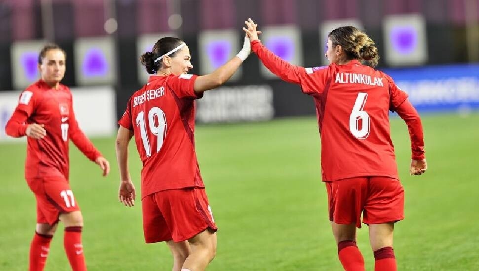 Türkiye A Milli Kadın Futbol Takımı, FIFA dünya sıralamasında 7 basamak yükseldi