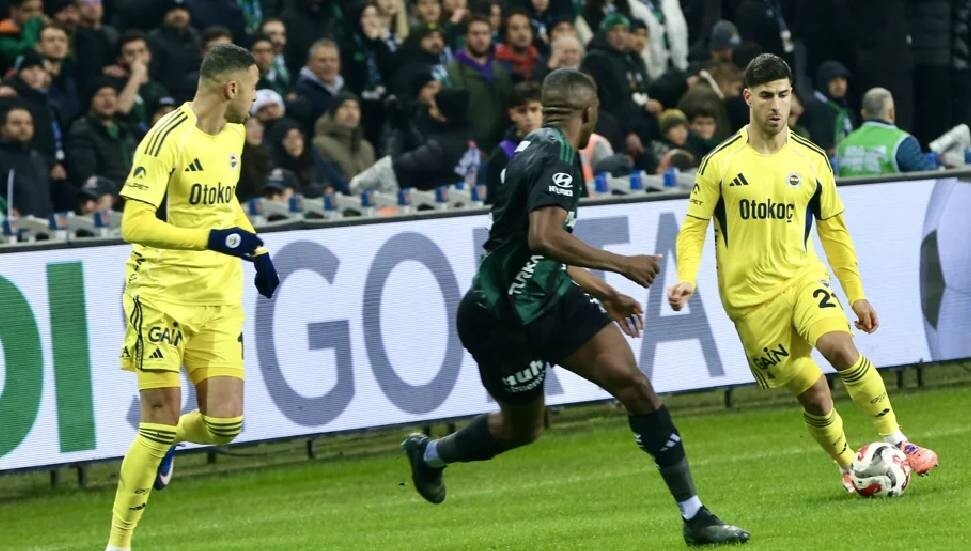 Fenerbahçe zorlu deplasmandan 3 puanla çıktı