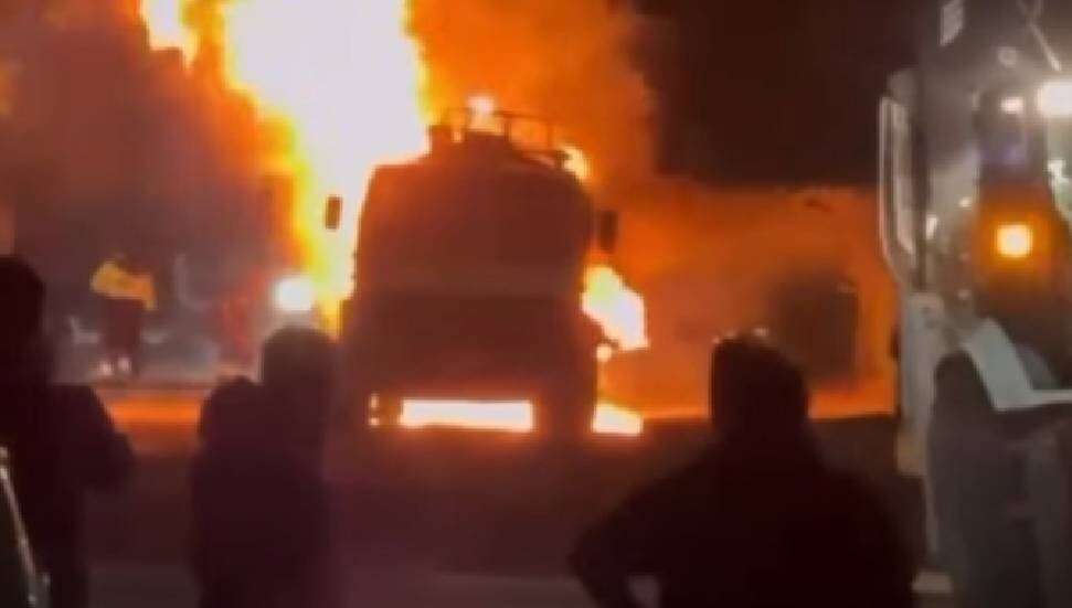 Katran yüklü tankerde yangın çıktı