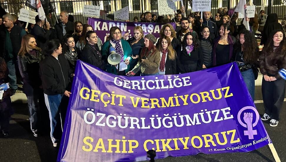 "Susmuyoruz, korkmuyoruz, itaat etmiyoruz!"