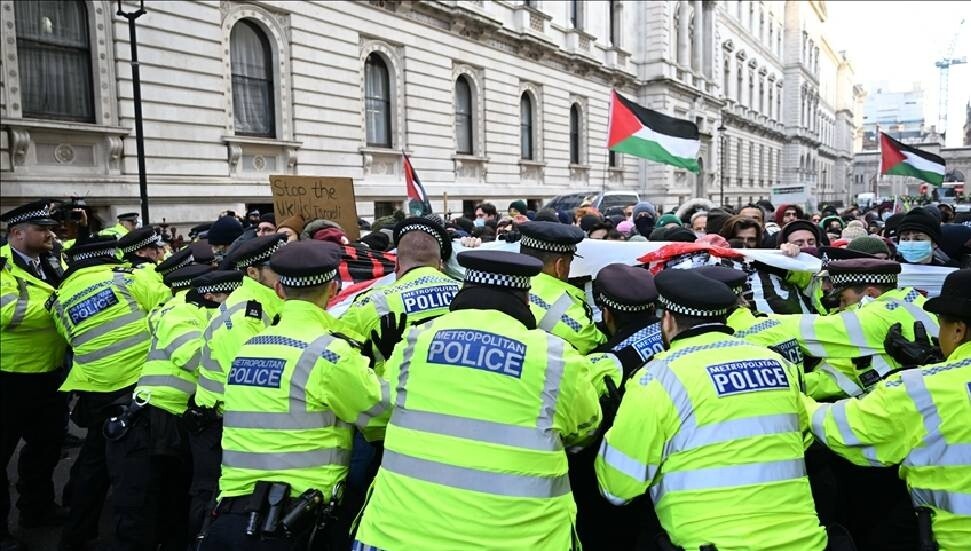 İngiltere'de Filistin destekçilerine yönelik gözaltılar arttı