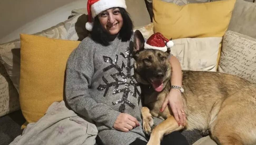 İngiltere’de köpeğin yaladığı küçük kesik sepsise yol açtı: kalbi 6 kez durdu, 4 uzvunu kaybetti