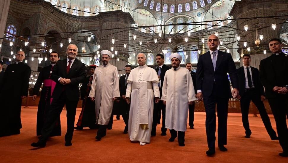 Papa 14. Leo, Sultanahmet Camii'ni ziyaret etti