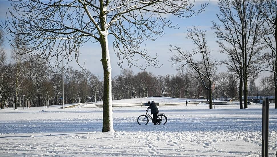 Avrupa'da meteoroloji kar yağışı ve don olayları nedeniyle "alarm" veriyor