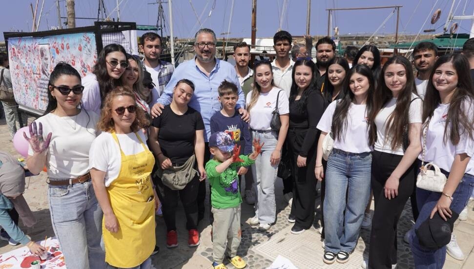 Girne’de 23 Nisan Şenliği düzenlendi