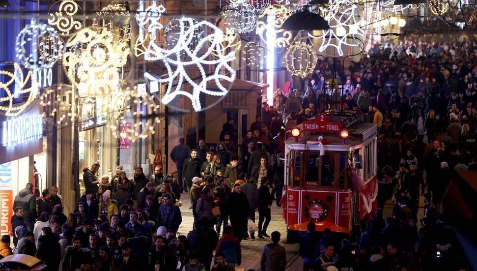 İstanbul'da yılbaşı önlemleri: 50 bin personel sahada