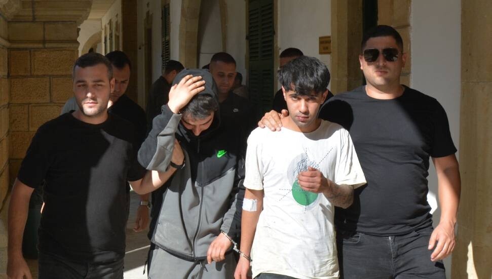 Oto galeriyi kurşunlayan zanlılar soruşturma kapsamında 3 gün tutuklu kalacak