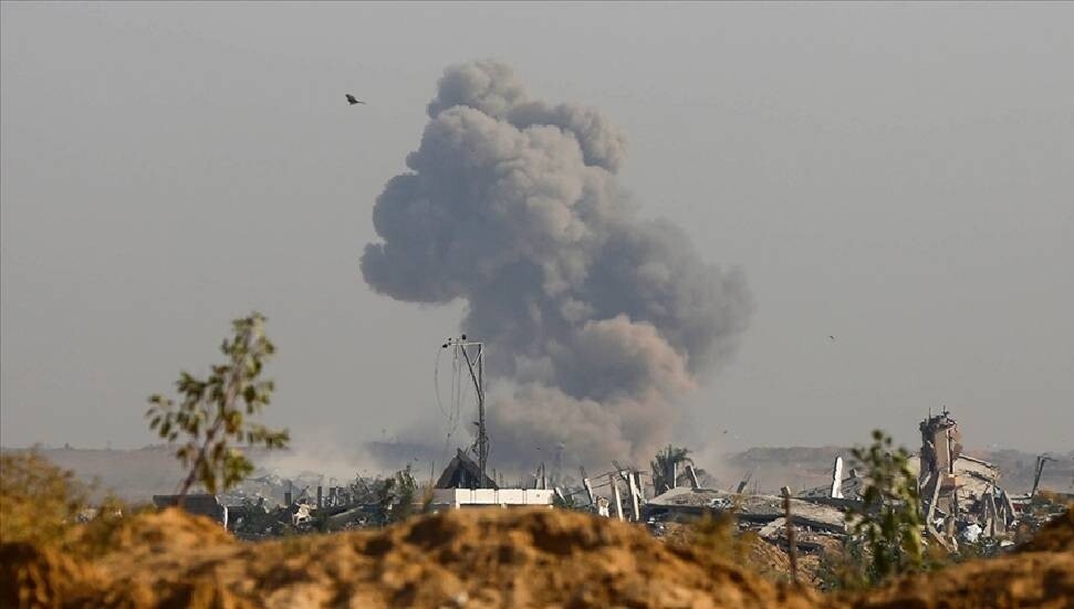 Ateşkesi ihlal eden İsrail, Gazze'de 4 kentte saldırılarını yoğunlaştırdı